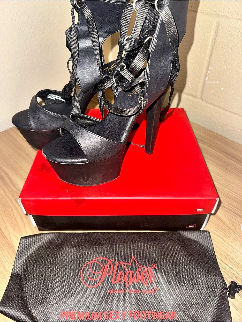Pleaser Delight-600-14 Black Platform Heels